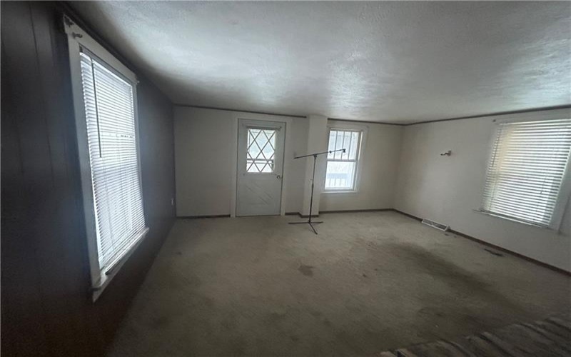 2127 980 Rd, Mc Donald, 15057, 2 Bedrooms Bedrooms, ,1 BathroomBathrooms,Residential,For Sale,980 Rd,1688826