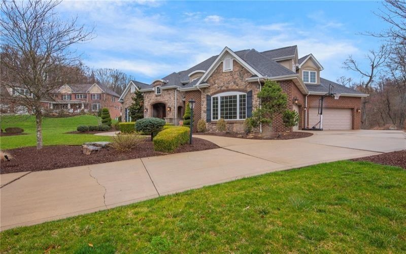 3909 Curlytail Court, Murrysville, 15668, 5 Bedrooms Bedrooms, 14 Rooms Rooms,5.1 BathroomsBathrooms,Residential,For Sale,Curlytail Court,1695304