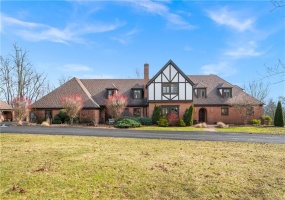 620 North Franklin Ave, Somerset, 15501, 4 Bedrooms Bedrooms, 10 Rooms Rooms,4.2 BathroomsBathrooms,Residential,For Sale,North Franklin Ave,1695680