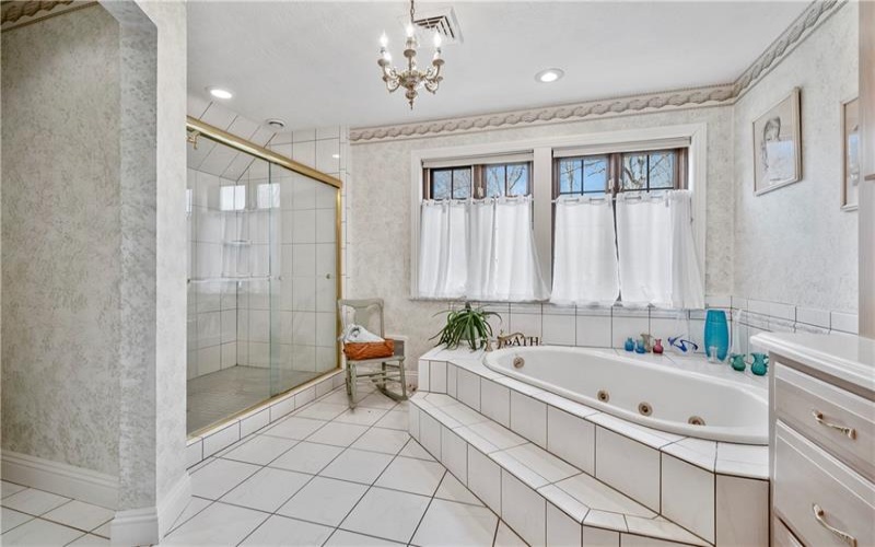 620 North Franklin Ave, Somerset, 15501, 4 Bedrooms Bedrooms, 10 Rooms Rooms,4.2 BathroomsBathrooms,Residential,For Sale,North Franklin Ave,1695680