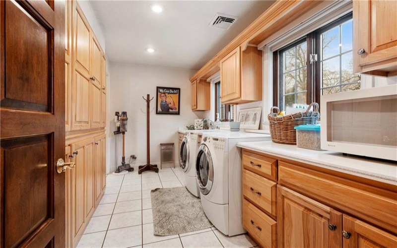 620 North Franklin Ave, Somerset, 15501, 4 Bedrooms Bedrooms, 10 Rooms Rooms,4.2 BathroomsBathrooms,Residential,For Sale,North Franklin Ave,1695680