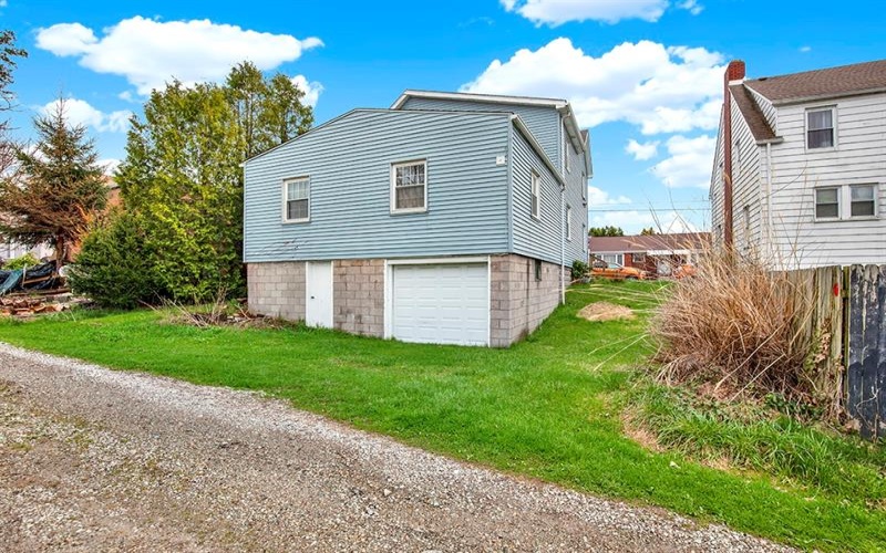 329 Margaret St, Jeannette, 15644, 4 Bedrooms Bedrooms, ,2 BathroomsBathrooms,Residential,For Sale,Margaret St,1695480