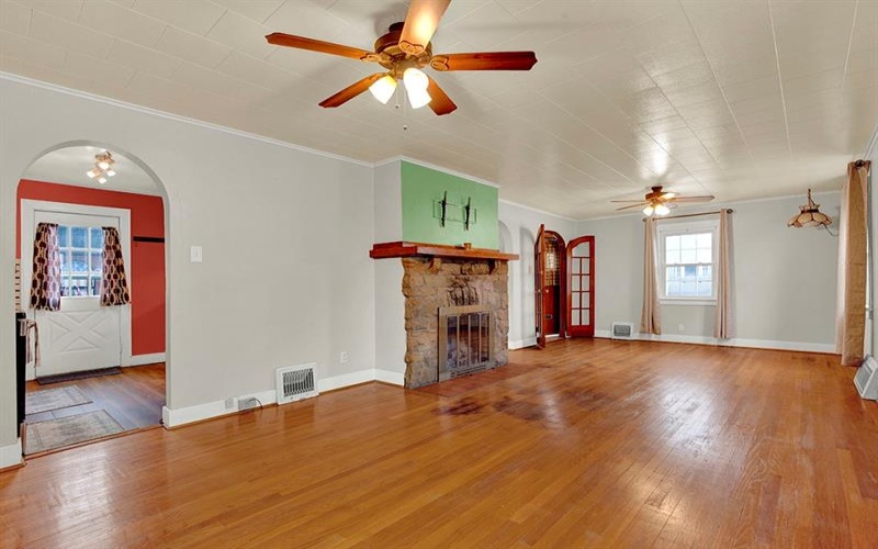 329 Margaret St, Jeannette, 15644, 4 Bedrooms Bedrooms, ,2 BathroomsBathrooms,Residential,For Sale,Margaret St,1695480