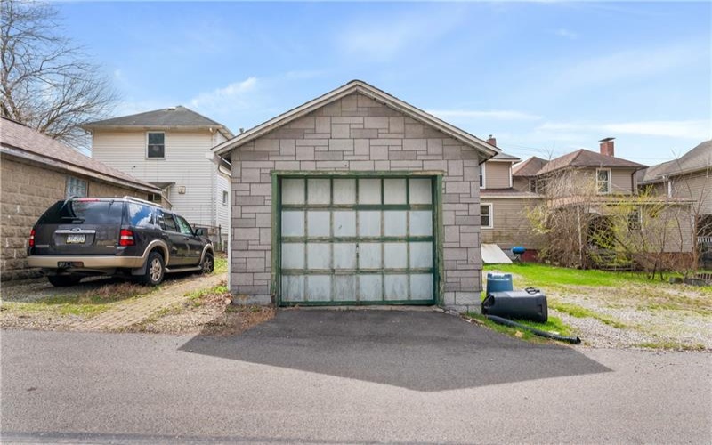 135 ShermanAvenue, Vandegrift, 15690, 2 Bedrooms Bedrooms, 6 Rooms Rooms,1 BathroomBathrooms,Residential,For Sale,ShermanAvenue,1695588