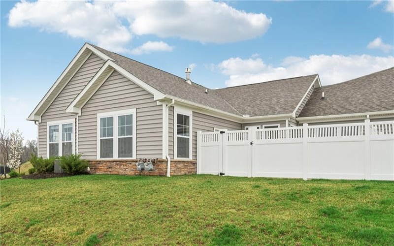 1501 Highland Dr, Finleyville, 15332, 2 Bedrooms Bedrooms, 8 Rooms Rooms,2 BathroomsBathrooms,Residential,For Sale,Highland Dr,1695629