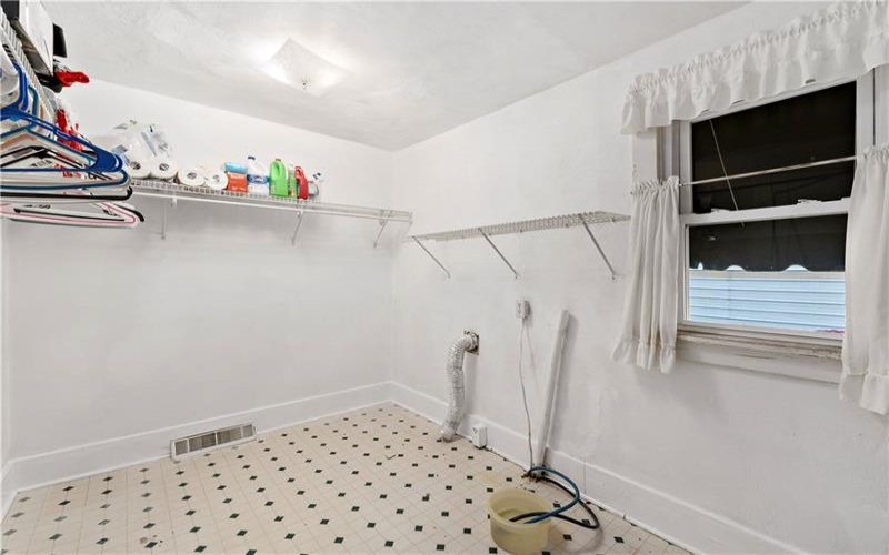 313 Market St, Carmichaels, 15320, 3 Bedrooms Bedrooms, 7 Rooms Rooms,1.1 BathroomsBathrooms,Residential,For Sale,Market St,1695710