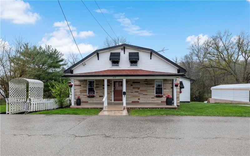 313 Market St, Carmichaels, 15320, 3 Bedrooms Bedrooms, 7 Rooms Rooms,1.1 BathroomsBathrooms,Residential,For Sale,Market St,1695710