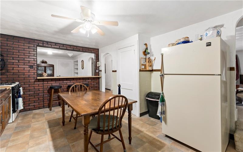 313 Market St, Carmichaels, 15320, 3 Bedrooms Bedrooms, 7 Rooms Rooms,1.1 BathroomsBathrooms,Residential,For Sale,Market St,1695710