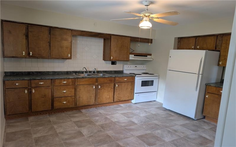 623 Conrad, Charleroi, 15022, 2 Bedrooms Bedrooms, ,1.1 BathroomsBathrooms,Lease,For Sale,Conrad,1695729