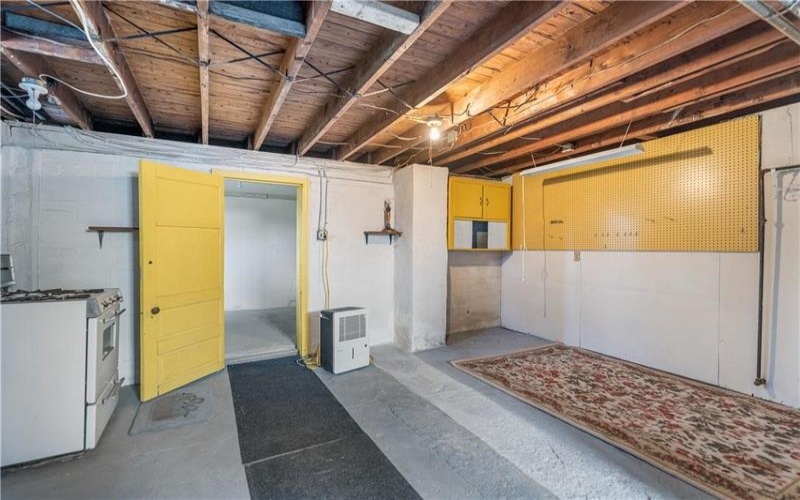 210 Braddock Rd, Mt Pleasant, 15666, 3 Bedrooms Bedrooms, ,1.1 BathroomsBathrooms,Residential,For Sale,Braddock Rd,1695755