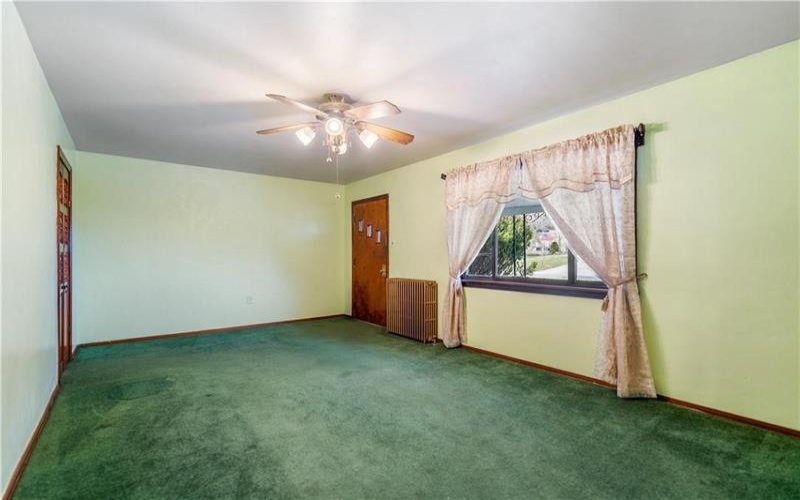 210 Braddock Rd, Mt Pleasant, 15666, 3 Bedrooms Bedrooms, ,1.1 BathroomsBathrooms,Residential,For Sale,Braddock Rd,1695755