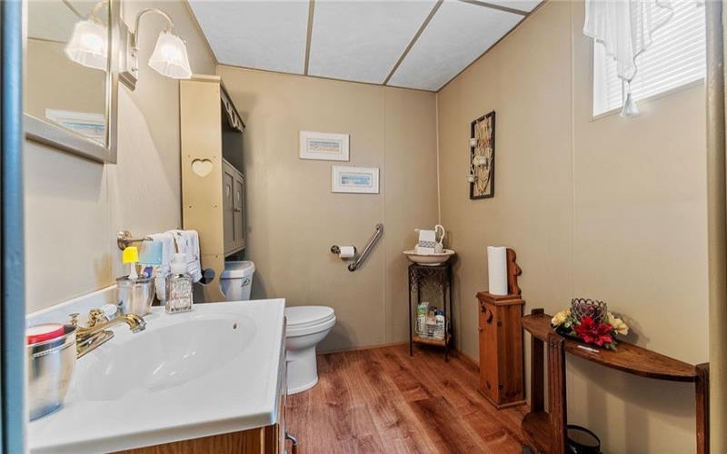 16 Elm St, Burgettstown, 15021, 3 Bedrooms Bedrooms, ,1.1 BathroomsBathrooms,Residential,For Sale,Elm St,1695758
