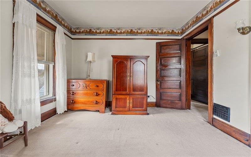 16 Elm St, Burgettstown, 15021, 3 Bedrooms Bedrooms, ,1.1 BathroomsBathrooms,Residential,For Sale,Elm St,1695758