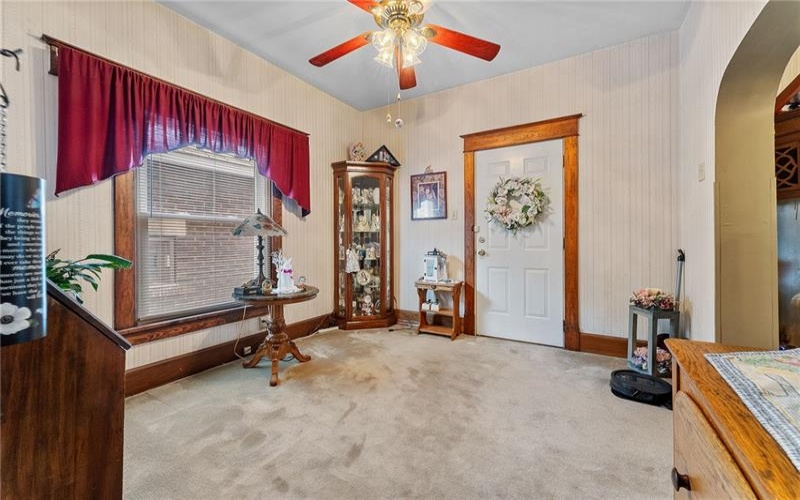 16 Elm St, Burgettstown, 15021, 3 Bedrooms Bedrooms, ,1.1 BathroomsBathrooms,Residential,For Sale,Elm St,1695758