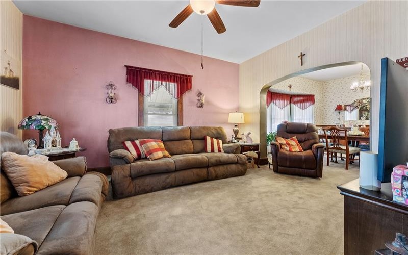 16 Elm St, Burgettstown, 15021, 3 Bedrooms Bedrooms, ,1.1 BathroomsBathrooms,Residential,For Sale,Elm St,1695758