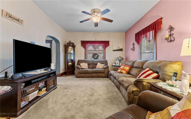 16 Elm St, Burgettstown, 15021, 3 Bedrooms Bedrooms, ,1.1 BathroomsBathrooms,Residential,For Sale,Elm St,1695758