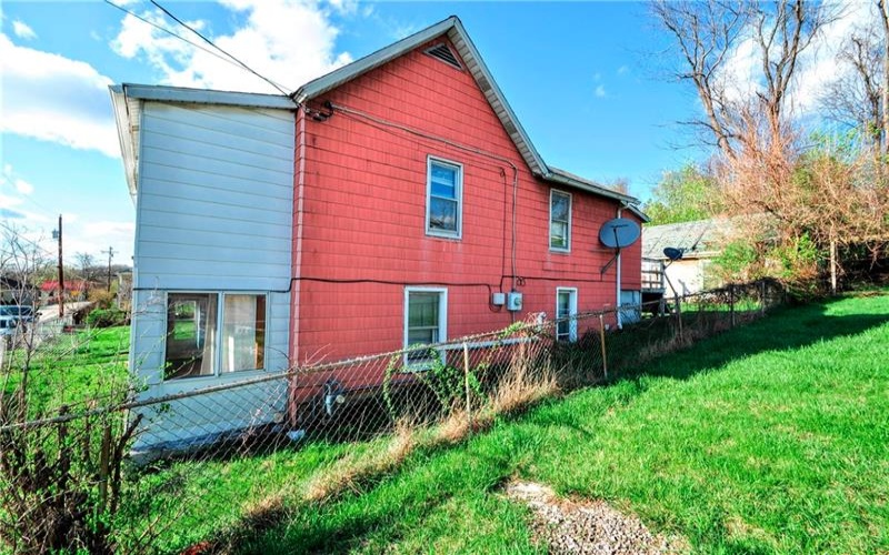 2014 5th St, Cardale, 15420, 3 Bedrooms Bedrooms, 8 Rooms Rooms,2 BathroomsBathrooms,Residential,For Sale,5th St,1695763