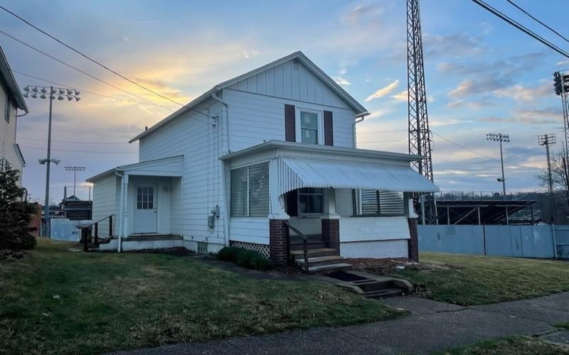 312 JACKSON AVENUE, 15690, 15690, 2 Bedrooms Bedrooms, ,1 BathroomBathrooms,Lease,For Sale,JACKSON AVENUE,1695817