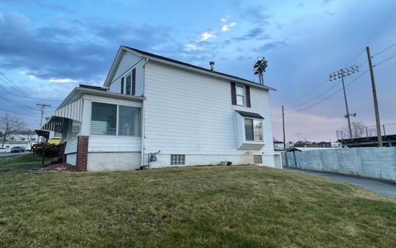 312 JACKSON AVENUE, 15690, 15690, 2 Bedrooms Bedrooms, ,1 BathroomBathrooms,Lease,For Sale,JACKSON AVENUE,1695817