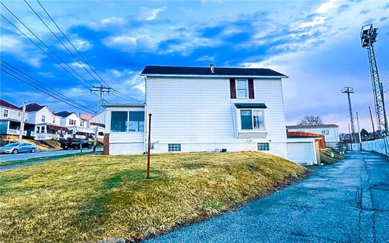312 JACKSON AVENUE, 15690, 15690, 2 Bedrooms Bedrooms, ,1 BathroomBathrooms,Lease,For Sale,JACKSON AVENUE,1695817