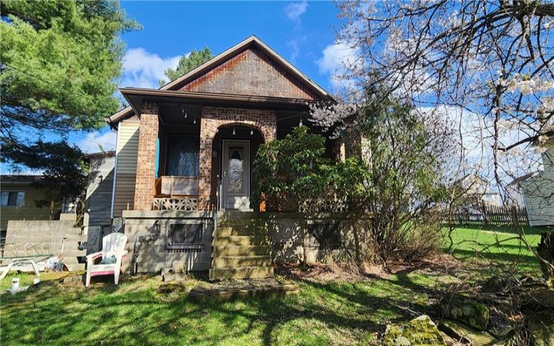 922 36th Street, Vandergrift, 15690, 2 Bedrooms Bedrooms, ,1 BathroomBathrooms,Residential,For Sale,36th Street,1695946