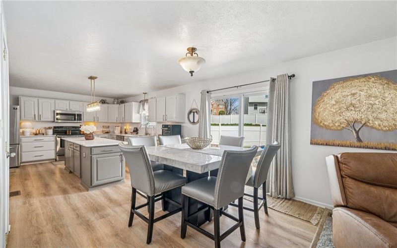 226 Chanticleer Circle, New Stanton, 15672, 4 Bedrooms Bedrooms, 9 Rooms Rooms,2.2 BathroomsBathrooms,Residential,For Sale,Chanticleer Circle,1695546