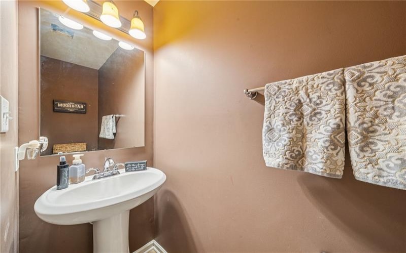 226 Chanticleer Circle, New Stanton, 15672, 4 Bedrooms Bedrooms, 9 Rooms Rooms,2.2 BathroomsBathrooms,Residential,For Sale,Chanticleer Circle,1695546