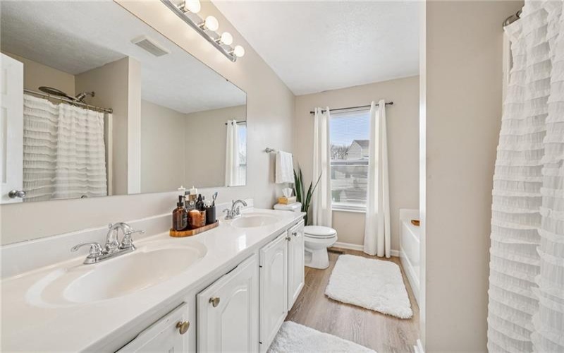 226 Chanticleer Circle, New Stanton, 15672, 4 Bedrooms Bedrooms, 9 Rooms Rooms,2.2 BathroomsBathrooms,Residential,For Sale,Chanticleer Circle,1695546