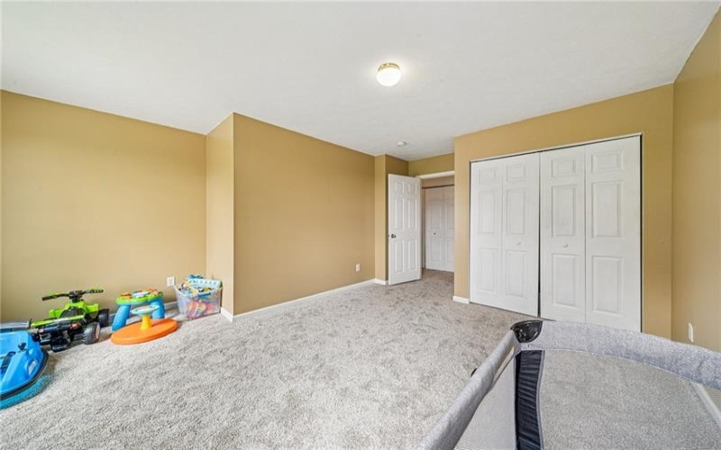 226 Chanticleer Circle, New Stanton, 15672, 4 Bedrooms Bedrooms, 9 Rooms Rooms,2.2 BathroomsBathrooms,Residential,For Sale,Chanticleer Circle,1695546