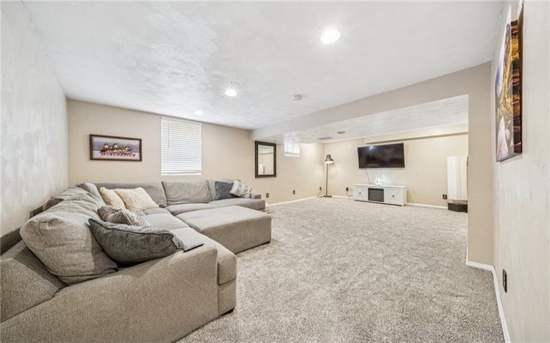 226 Chanticleer Circle, New Stanton, 15672, 4 Bedrooms Bedrooms, 9 Rooms Rooms,2.2 BathroomsBathrooms,Residential,For Sale,Chanticleer Circle,1695546