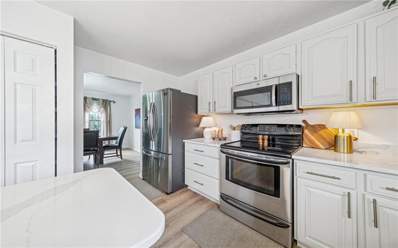 226 Chanticleer Circle, New Stanton, 15672, 4 Bedrooms Bedrooms, 9 Rooms Rooms,2.2 BathroomsBathrooms,Residential,For Sale,Chanticleer Circle,1695546