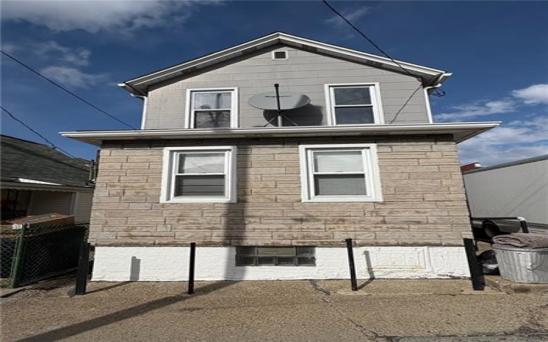 311 1/2 Beech Street, Vandergrift, 15690, 2 Bedrooms Bedrooms, 5 Rooms Rooms,2 BathroomsBathrooms,Residential,For Sale,Beech Street,1692659