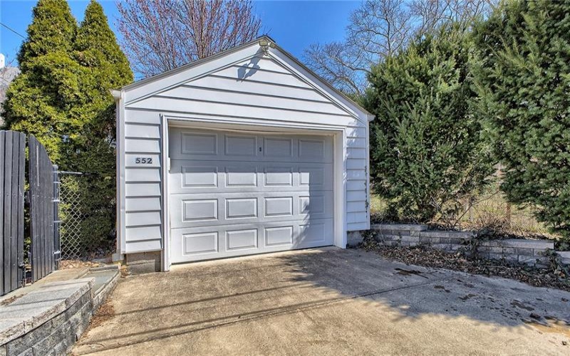 552 Maple Avenue, City of Greensburg, 15601, 4 Bedrooms Bedrooms, 10 Rooms Rooms,2 BathroomsBathrooms,Residential,For Sale,Maple Avenue,1695333