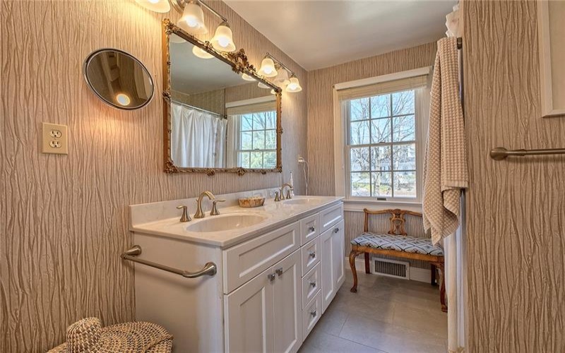 552 Maple Avenue, City of Greensburg, 15601, 4 Bedrooms Bedrooms, 10 Rooms Rooms,2 BathroomsBathrooms,Residential,For Sale,Maple Avenue,1695333