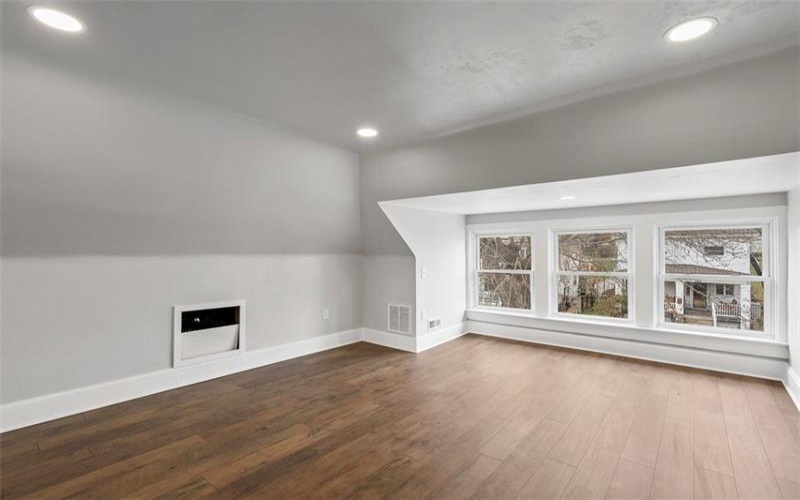 222 4th St, Mc Donald, 15057, 4 Bedrooms Bedrooms, 7 Rooms Rooms,3 BathroomsBathrooms,Residential,For Sale,4th St,1695451