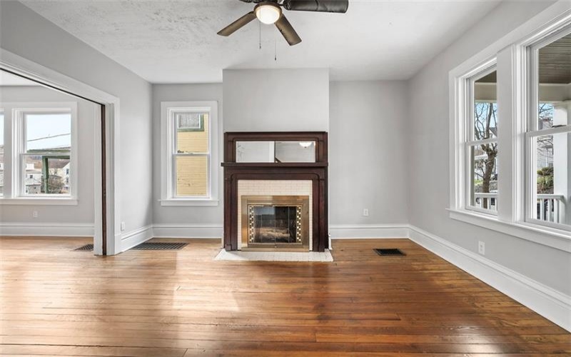 222 4th St, Mc Donald, 15057, 4 Bedrooms Bedrooms, 7 Rooms Rooms,3 BathroomsBathrooms,Residential,For Sale,4th St,1695451