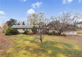 357 Mcmurray Rd, Canonsburg, 15317, 3 Bedrooms Bedrooms, 5 Rooms Rooms,2.1 BathroomsBathrooms,Residential,For Sale,Mcmurray Rd,1680515