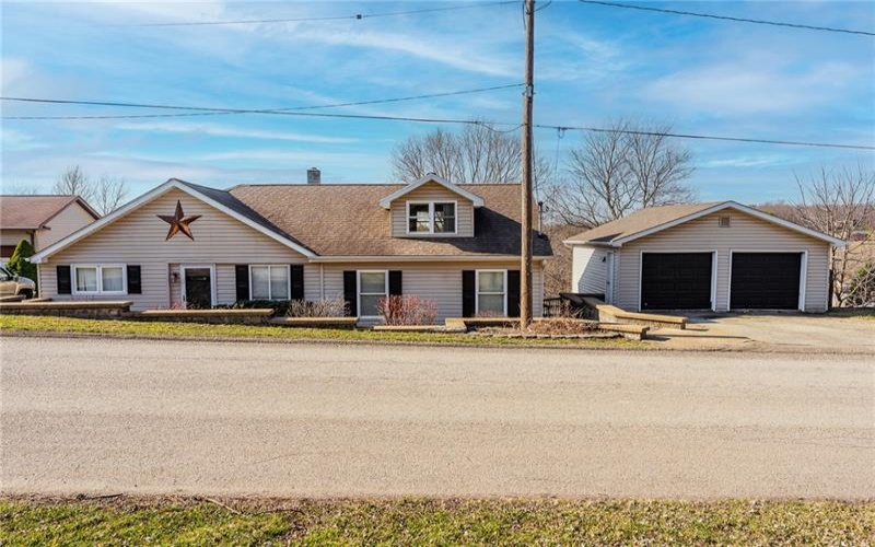 223 Emerson Ln, Uniontown, 15401, 4 Bedrooms Bedrooms, ,2.1 BathroomsBathrooms,Residential,For Sale,Emerson Ln,1692969