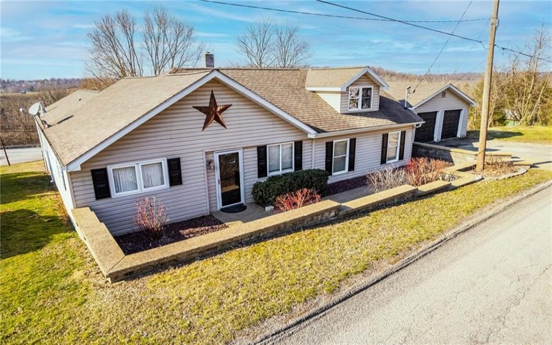 223 Emerson Ln, Uniontown, 15401, 4 Bedrooms Bedrooms, ,2.1 BathroomsBathrooms,Residential,For Sale,Emerson Ln,1692969