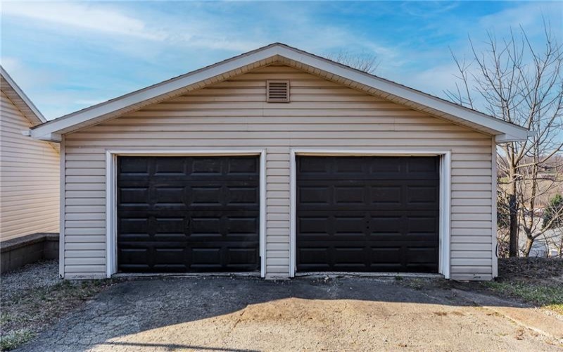 223 Emerson Ln, Uniontown, 15401, 4 Bedrooms Bedrooms, ,2.1 BathroomsBathrooms,Residential,For Sale,Emerson Ln,1692969