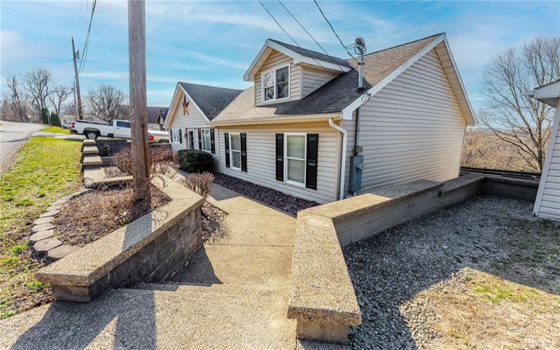 223 Emerson Ln, Uniontown, 15401, 4 Bedrooms Bedrooms, ,2.1 BathroomsBathrooms,Residential,For Sale,Emerson Ln,1692969