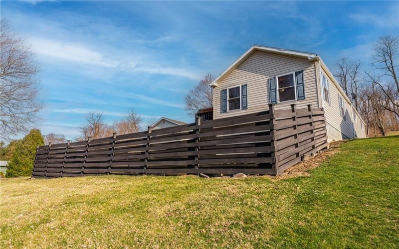 223 Emerson Ln, Uniontown, 15401, 4 Bedrooms Bedrooms, ,2.1 BathroomsBathrooms,Residential,For Sale,Emerson Ln,1692969
