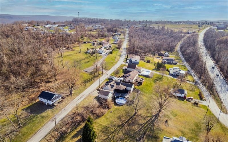 223 Emerson Ln, Uniontown, 15401, 4 Bedrooms Bedrooms, ,2.1 BathroomsBathrooms,Residential,For Sale,Emerson Ln,1692969