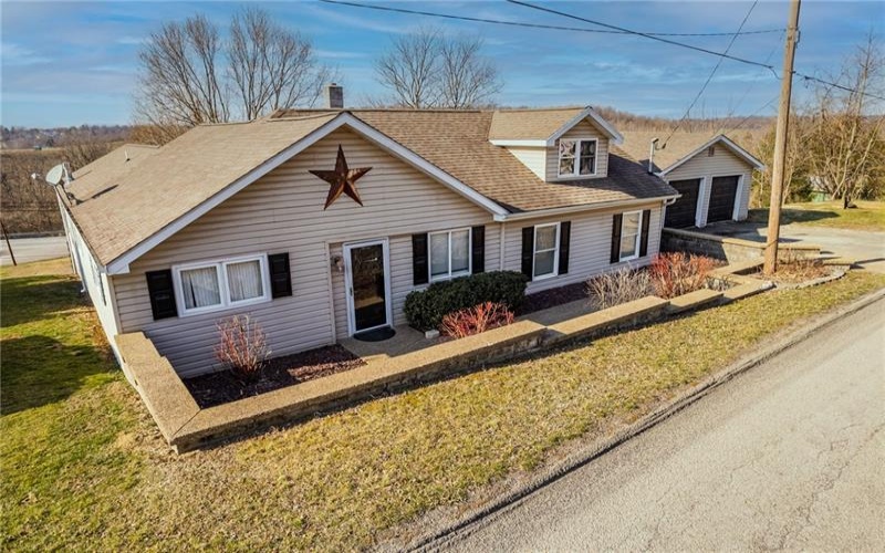 223 Emerson Ln, Uniontown, 15401, 4 Bedrooms Bedrooms, ,2.1 BathroomsBathrooms,Residential,For Sale,Emerson Ln,1692969