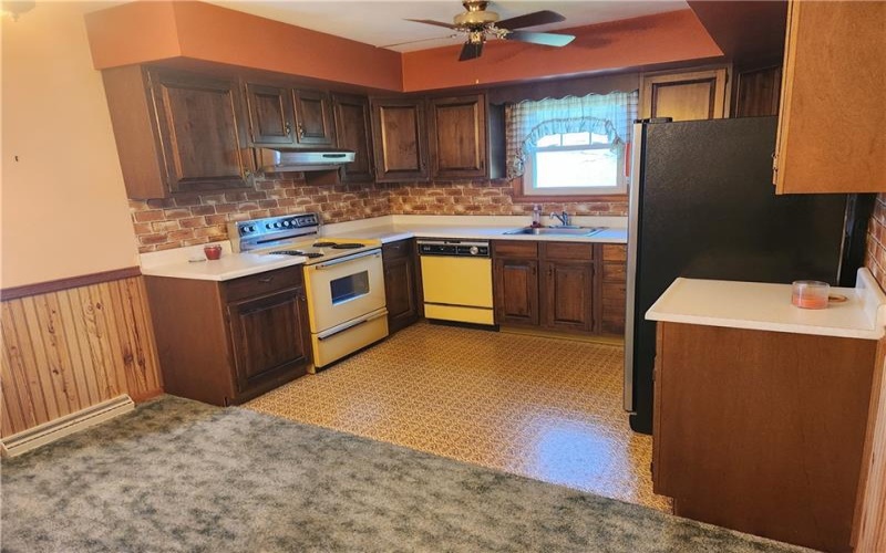 935 Woodland Ave, Waynesburg, 15370, 3 Bedrooms Bedrooms, 7 Rooms Rooms,1.2 BathroomsBathrooms,Residential,For Sale,Woodland Ave,1695793