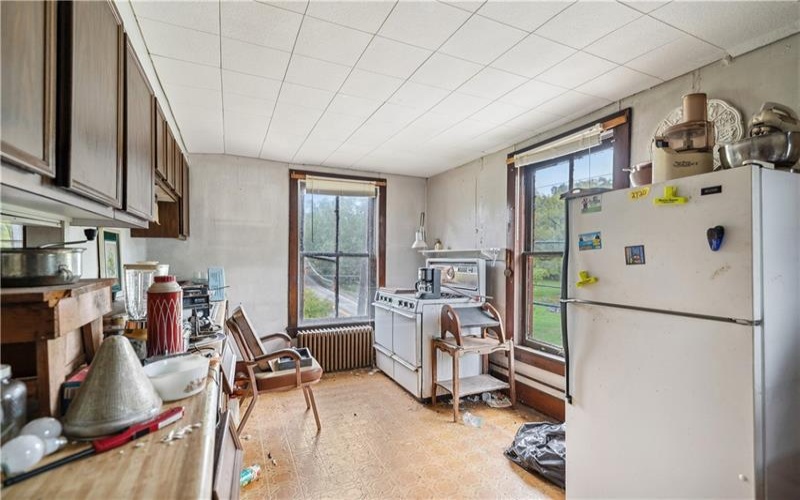 605 LONE PINE ROAD, Washington, 15301, 3 Bedrooms Bedrooms, 9 Rooms Rooms,2 BathroomsBathrooms,Residential,For Sale,LONE PINE ROAD,1674618