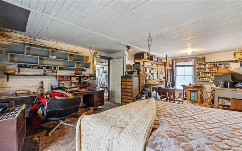 605 LONE PINE ROAD, Washington, 15301, 3 Bedrooms Bedrooms, 9 Rooms Rooms,2 BathroomsBathrooms,Residential,For Sale,LONE PINE ROAD,1674618