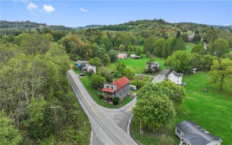 605 LONE PINE ROAD, Washington, 15301, 3 Bedrooms Bedrooms, 9 Rooms Rooms,2 BathroomsBathrooms,Residential,For Sale,LONE PINE ROAD,1674618