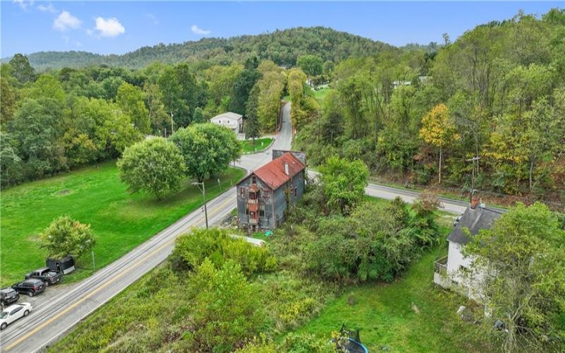 605 LONE PINE ROAD, Washington, 15301, 3 Bedrooms Bedrooms, 9 Rooms Rooms,2 BathroomsBathrooms,Residential,For Sale,LONE PINE ROAD,1674618