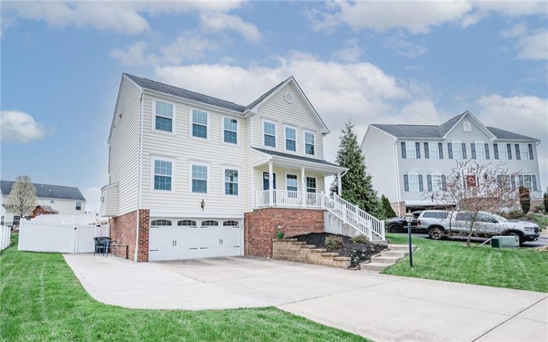 605 Skyline Ct, Irwin, 15642, 4 Bedrooms Bedrooms, 11 Rooms Rooms,3.1 BathroomsBathrooms,Residential,For Sale,Skyline Ct,1696472
